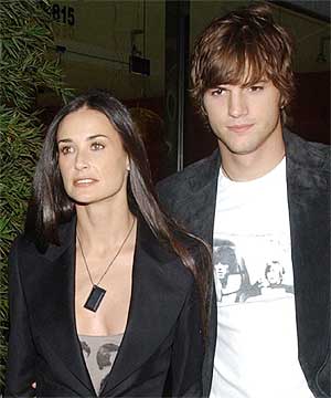 Ashton Kutcher e Demi Moore no Brasil-O casal é recebido por Ronaldo