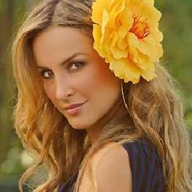 Claudia Leitte e o seu novo Hit Famo$.A – Confira o Vídeo