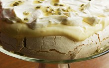 Pavlova com Creme de Maracujá e Chocolate – A Sobremesa Perfeita