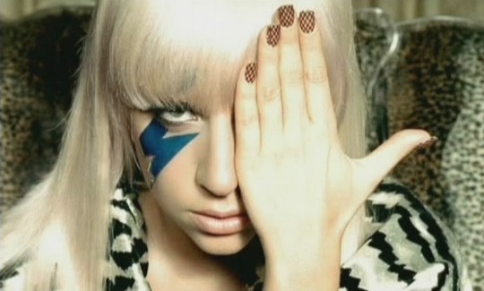 Tradução Música Born This Way – Lady Gaga: Confira!!!