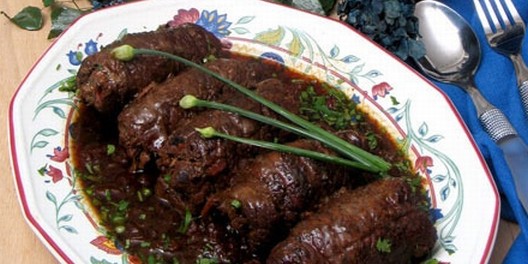 Bife a Rolê da Ana Maria Recheado Linguiça Toscana e Patê de presunto