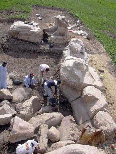 Encontrada Enorme Escultura do Faraó Amenófis III no Egito – Confira