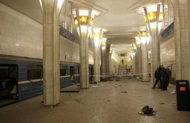 Explosão em Estação de Trem Mata 11 em Minski, Belarus – 100 Feridos