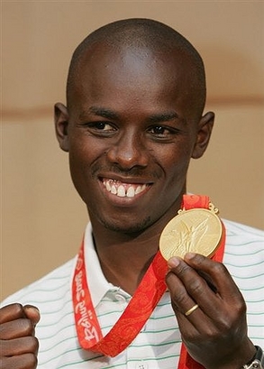 Morre no Quênia Maratonista Samuel Wanjiru Campeão de Pequim em 2008