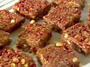 Receita de Pé de Moleque para sua festa junina Passo a Passo- Confira.