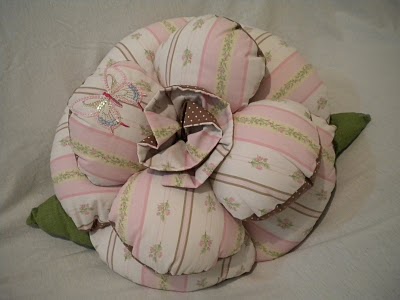 Almofadas-flor-em-tecido-1