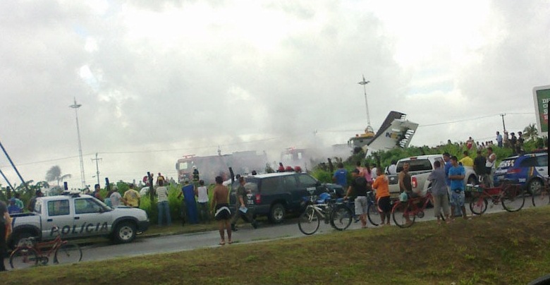 Cai Avião no Recife e 16 Morrem em 13/07/11: Acidentes, Fotos e mais