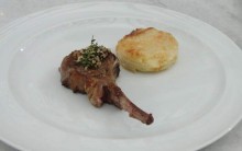 Receita de Carré de Cordeiro ao Aromático de Cogumelos Crús Mais Você