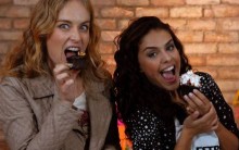 Paloma Bernardi e Angélica Provam Cupcakes de Carole Crema no Estrelas