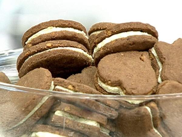 Receita de Biscoito de Chocolate e Nozes com Recheio de Limão da Ana Maria Braga