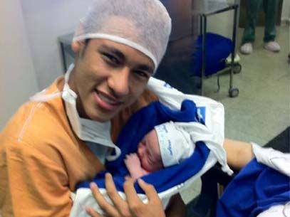 Nasce Primeiro Filho de Neymar: Foto do Jogador com Davi Lucca 24/08