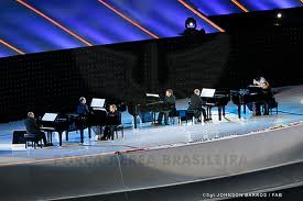Hino Nacional Brasileiro Tocado a 12 mãos em 6 pianos Jogos Militares