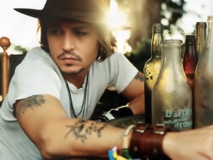 como-as-celebridades-ganhavam-a-vida-antes-da-fama-johnny-depp