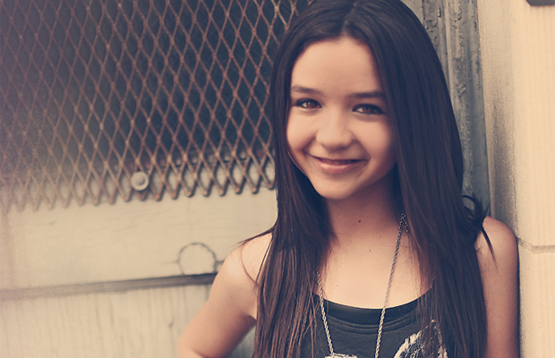 Menina de 13 anos Faz Sucesso No YouTube Cantando – Madde Jane-Confira