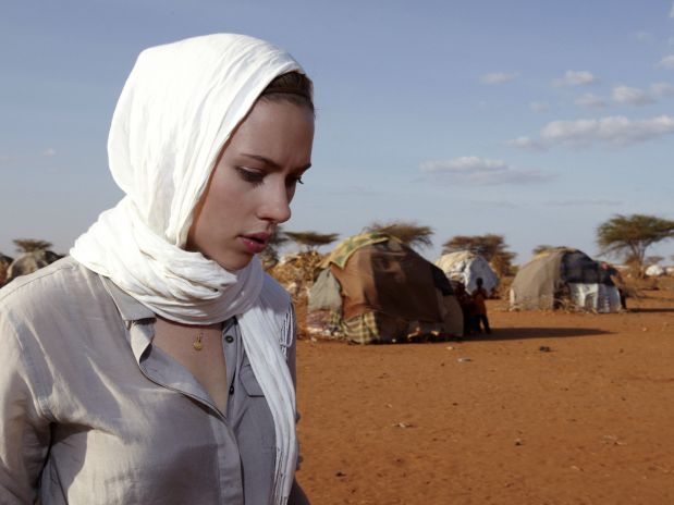 Scarlett Johansson Visita o Quênia 26/09/11: Fotos da Atriz no país