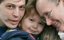 Casal Americano Batiza Filho de Adolf Hitler e Perde Guarda dos Filhos
