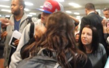 Justin Bieber é Vaiado na Chegada ao Aeroporto, Desembarque no Brasil