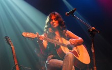 Paula Fernandes já vendeu 1,25 milhão de cópias de disco em 2011- Veja