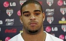 Adriano Atirou na Mão de Moça em seu Carro e está na 16ª DP, 24/12/11