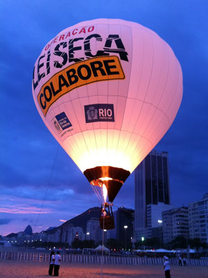 Balão da Lei Seca Leva Passageiros a Vôo por Copacabana das 18h às 24h