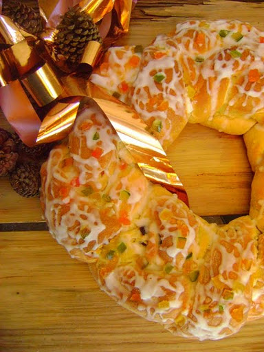 Rosca Natalina de Ricota Coberta com Glacê – Receita Passo a Passo