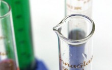 Ácido mais Forte do Mundo: Piores Substâncias que Corroem até Aço