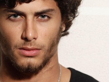 Fotos de Jesus Luz em “Aquele Beijo”: Modelo na Novela, Ex de Madonna