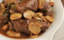 Bifes a Rolê com Cogumelos – Confira Receita passo a Passo