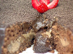 bolo-chocolate-rechedo-forno-ana-maria-14-02-2013