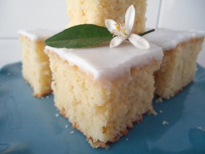 bolo-de fubá-com-coco-macio-foundant