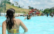 Melhores Parques Aquáticos do Brasil: Wet’n Wild, Hot Park e Cascanéia