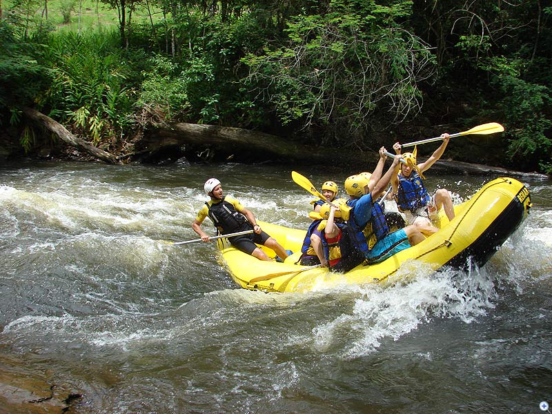Rafting Esporte – Descida em Corredeiras, Rios em Equipe com Botes