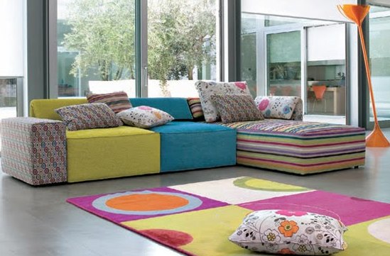sofa-colorido-varias-estampas-sofás