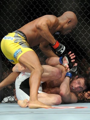 Anderson Silva Vence Chael Sonnen 07/07/12: Entrevista Anderson, Video