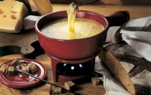 Receita de Inverno: Fondue de Queijo, Pão Italiano, Frios, Carnes
