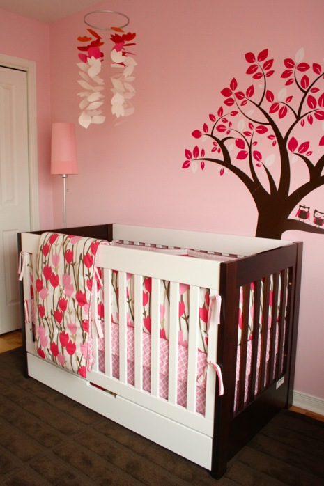 Decoração de Quarto de Bebê Rosa e Marrom: Paredes, Móveis e Modelos