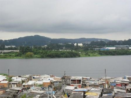 Aterramento da Lagoa de Carapicuíba: Polêmico Desassoreamento do Tietê
