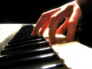 música-no-piano-e-instrumental-emocionantes música-no-piano