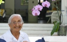 Morre Mãe Caetano Veloso e Maria Bethânea aos 105 anos: Foto Dona Canô