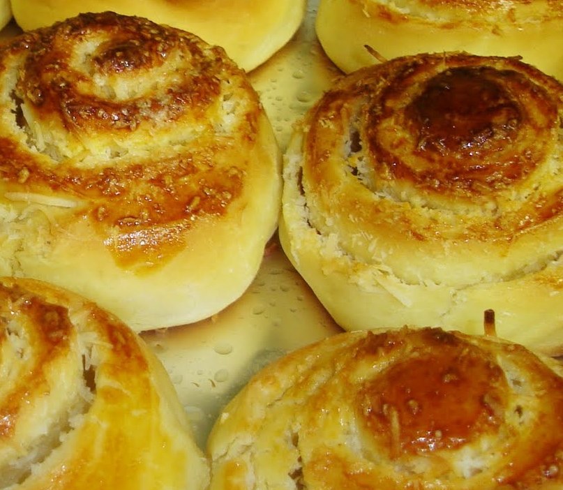 Fatias ou Caracois Húngaros: receita de Pão com Coco passo a passo