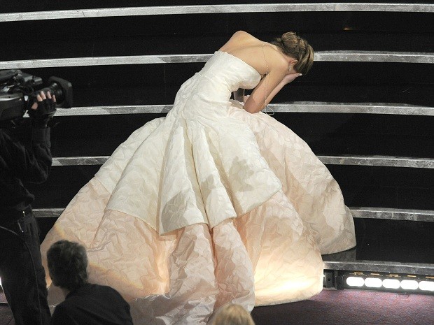 jennifer-laurence-cai-palco-oscar
