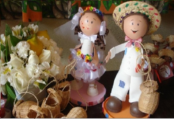 casamento-junino-decoração-noivinhos