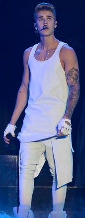 Justin Bieber é Atingido no Show em São Paulo – Vídeo, Foto Cantor