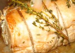 Receita de Lombo de Porco Recheado e Assado com Batatas Douradas
