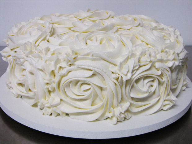 Glacê para bolo feito com Claras de Ovo – Marshmallow e Glacê Buttercream