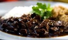 Picadinho de Filé Mignom – Receita com Carne com Purê de Mandioca