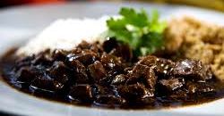 Picadinho de Filé Mignom – Receita com Carne com Purê de Mandioca
