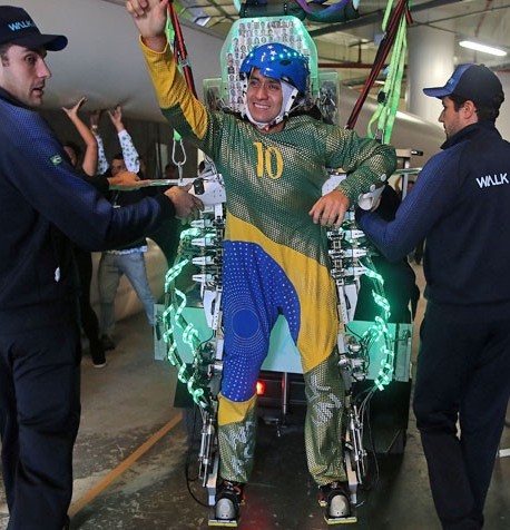 exoesqueleto-chute-inicial-da-copa-é-de-paraplégico-