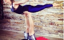 Acroyoga – Yoga e Acrobacia  Exercício e Massagem Relaxante