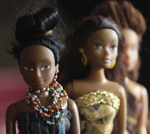 bonecas-negras-tipo-barbie-sucesso-na-nigéria-
